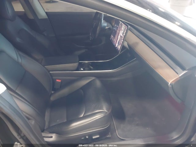 Tesla 2019 2019 5YJ3E1EB3KF210496 Image 5