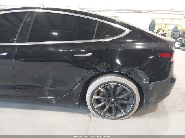 Tesla 2019 2019 5YJ3E1EB3KF210496 Image 6
