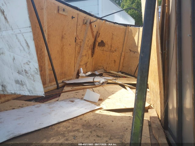 43211882 :رقم المزاد ، 5WKBE1626N1075631 vin ، 2022 Utility Trailer مزاد بيع