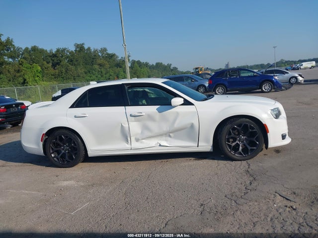 Chrysler 300 2019 2C3CCABGXKH746088 Image 13