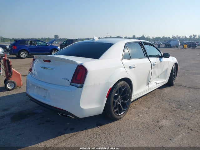 Chrysler 300 2019 2C3CCABGXKH746088 Image 4