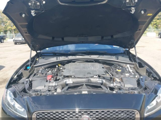 2017 JAGUAR F-PACE SADCJ2BV4HA884775 Photo 9