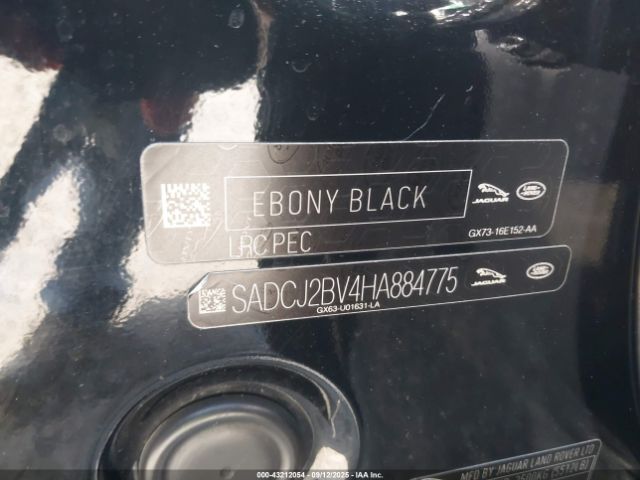 2017 JAGUAR F-PACE SADCJ2BV4HA884775 Photo 8