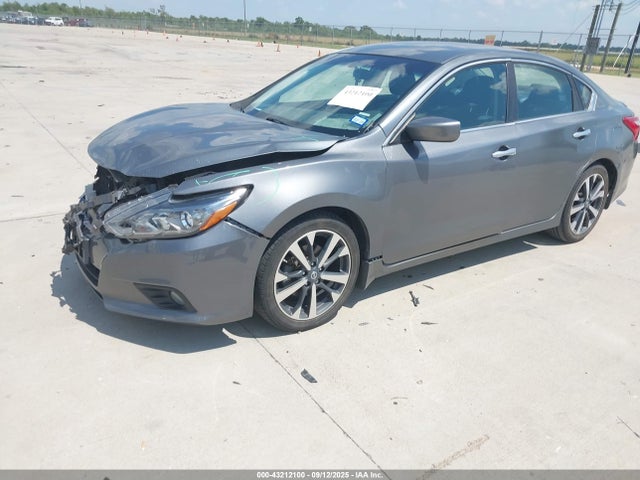 1N4AL3AP8GN380894 Nissan 2016