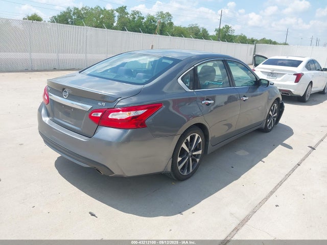 1N4AL3AP8GN380894 Nissan 2016