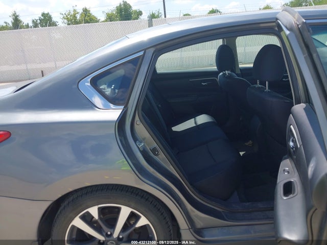 1N4AL3AP8GN380894 Nissan 2016