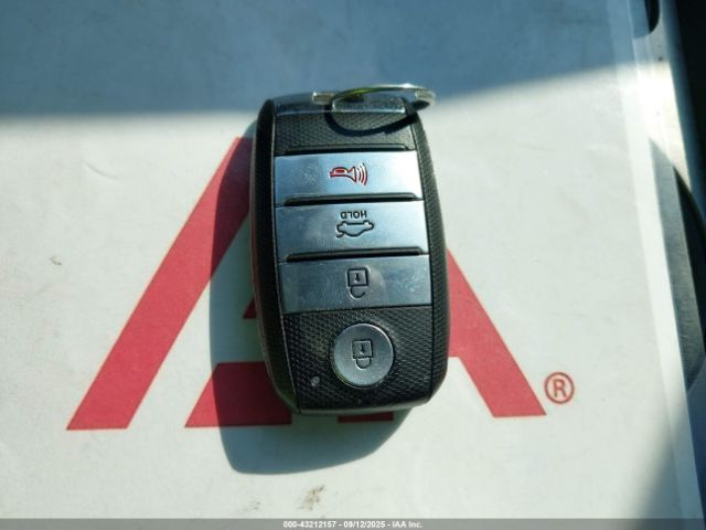 2018 KIA OPTIMA 5XXGV4L22JG205176 Photo 10