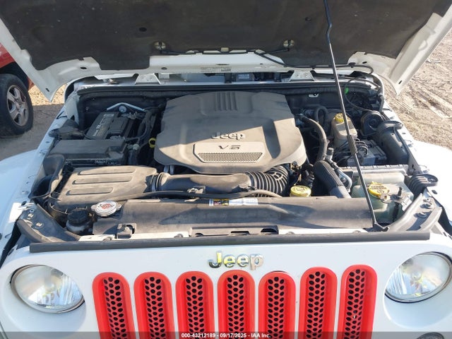 Продажа на аукционе авто 2014 Jeep Wrangler Unlimited Sahara, vin: 1C4BJWEG6EL110779, номер лота: 43212189