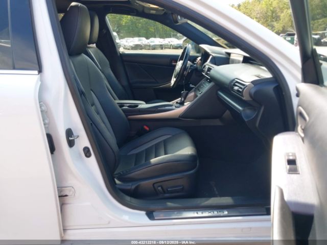 2020 LEXUS IS 300 JTHGA1D27L5105377 Photo 4