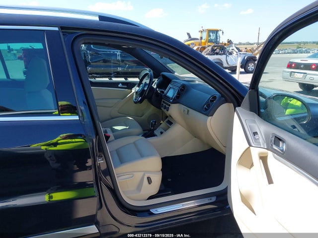 WVGBV7AX5GW016518 Volkswagen 2.0t