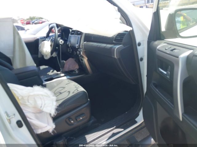 2024 TOYOTA 4RUNNER JTENU5JR1R6252642 Photo 4