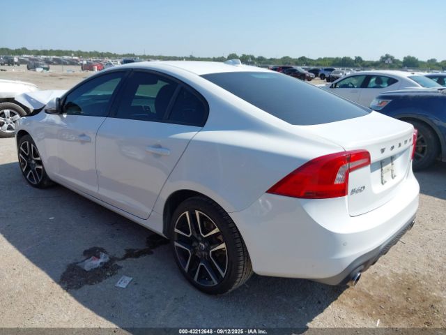 2018 VOLVO S60 YV126MFLXJ2451548 Photo 2