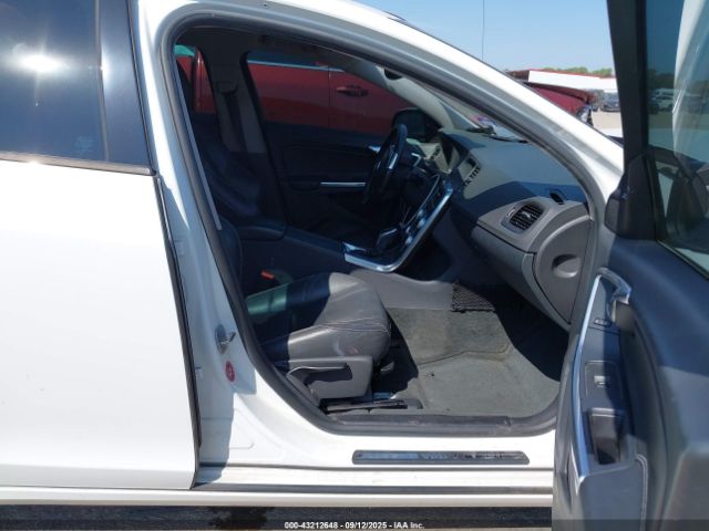 2018 VOLVO S60 YV126MFLXJ2451548 Photo 4