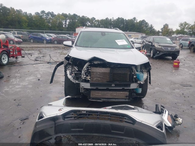 3GKALPEV8LL305346 GMC lyx