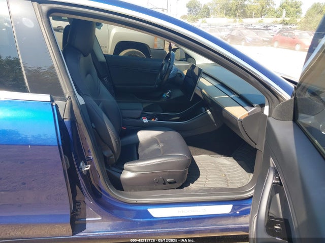 2018 TESLA MODEL 3 5YJ3E1EA4JF031888 Photo 4