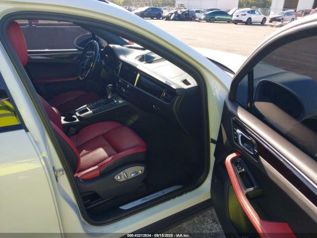 2020 PORSCHE MACAN WP1AB2A56LLB37272 Photo 4