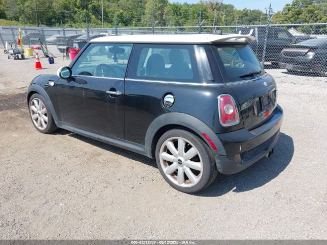 2010 MINI COOPER S WMWMF7C54ATX43922 Photo 2
