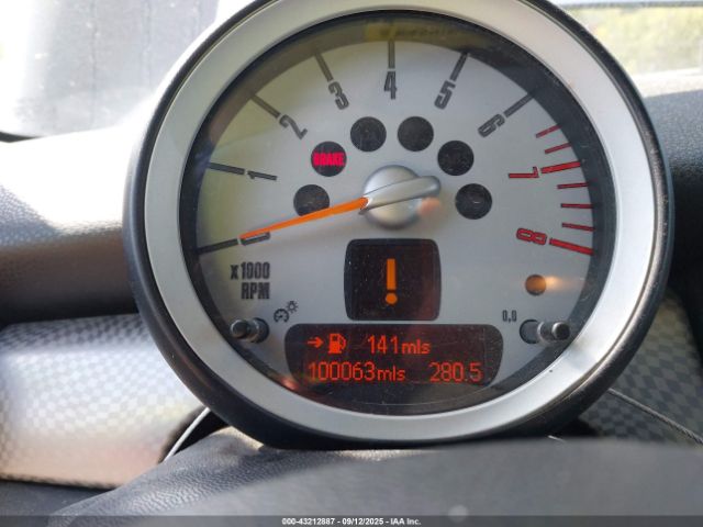 2010 MINI COOPER S WMWMF7C54ATX43922 Photo 6