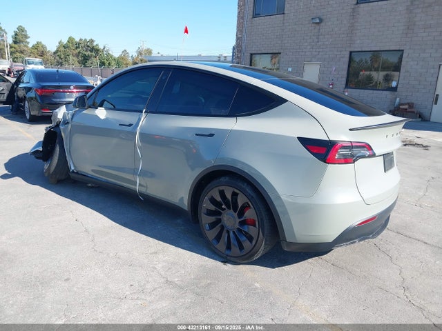 2022 TESLA MODEL Y 7SAYGDEF3NF405560 Photo 2