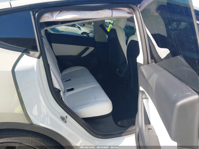 2022 TESLA MODEL Y 7SAYGDEF3NF405560 Photo 7