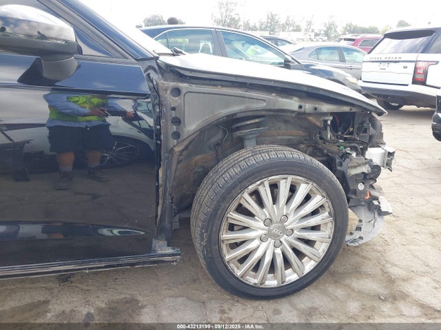 WAUUPBFF1GA129998 Audi A3