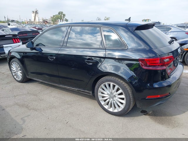 2016 AUDI A3 E-TRON WAUUPBFF1GA129998 Photo 2