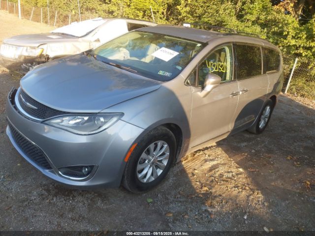 2019 CHRYSLER PACIFICA 2C4RC1BG0KR539368 Photo 1