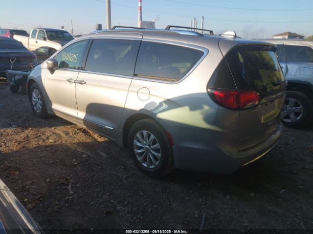 2019 CHRYSLER PACIFICA 2C4RC1BG0KR539368 Photo 2