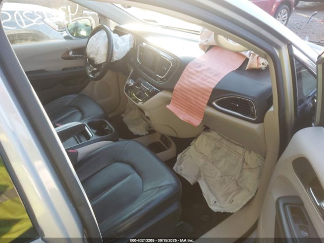 2019 CHRYSLER PACIFICA 2C4RC1BG0KR539368 Photo 4