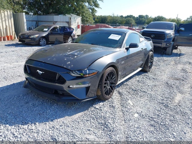 Ford 5.0l 4v premium fuel 2018 1FA6P8CF1J5178708 Image 2