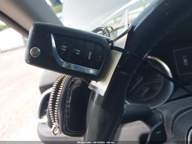 4T1B11HK8JU158688 Toyota CAMRY SE