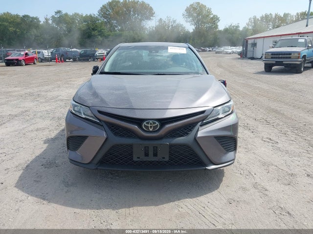 4T1B11HK8JU158688 Toyota CAMRY SE