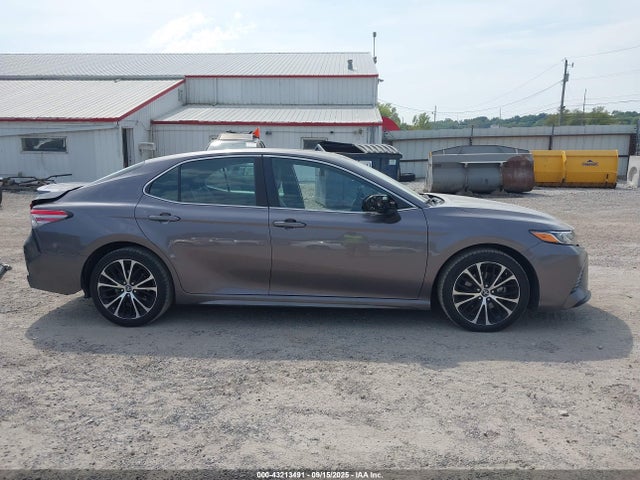 4T1B11HK8JU158688 Toyota CAMRY SE