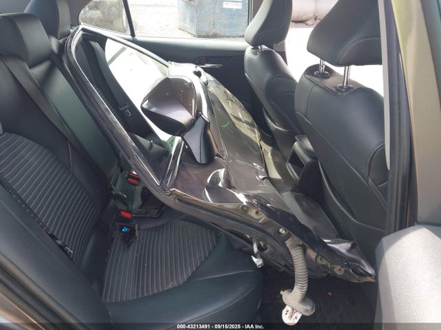4T1B11HK8JU158688 Toyota CAMRY SE