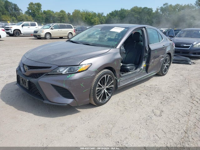 4T1B11HK8JU158688 Toyota CAMRY SE