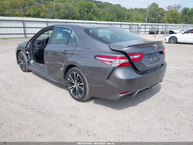 4T1B11HK8JU158688 Toyota CAMRY SE