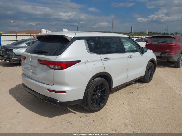 2022 MITSUBISHI OUTLANDER JA4J3UA88NZ091491 Photo 3