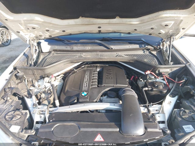 BMW 2014 2014 5UXKR2C56E0C00861 Image 10