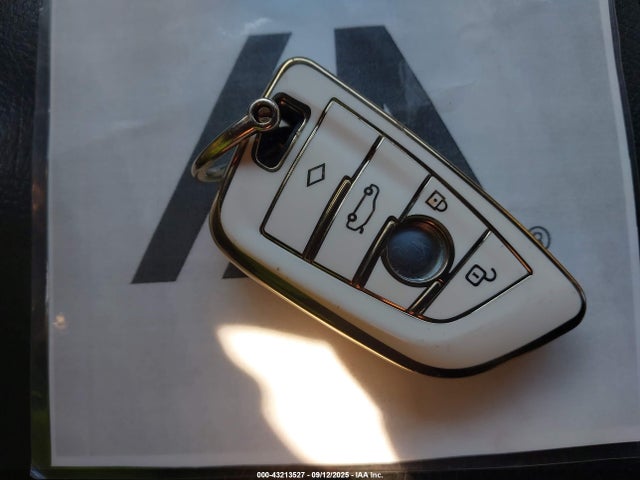 BMW 2014 2014 5UXKR2C56E0C00861 Image 11