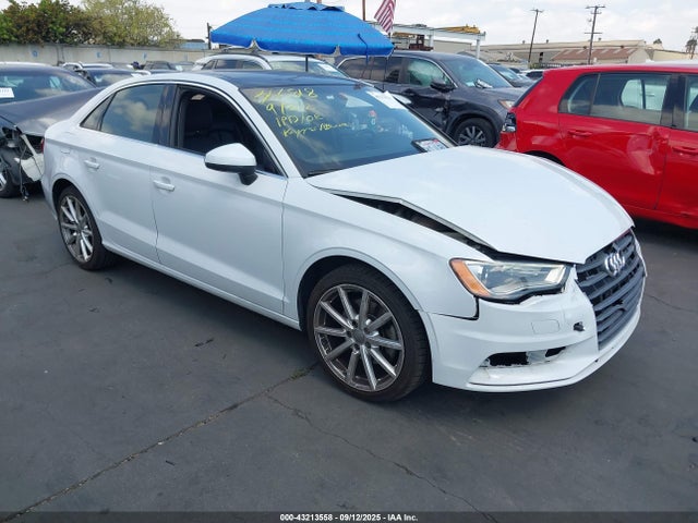 2015 AUDI A3 WAUBFGFF7F1126920 Photo 0
