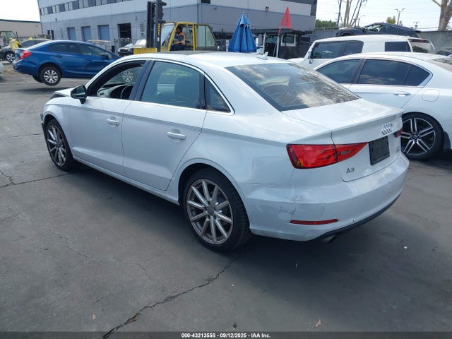 2015 AUDI A3 WAUBFGFF7F1126920 Photo 2