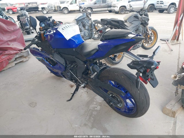 2025 YAMAHA YZFR7 JYARM38E5SA015261 Photo 2