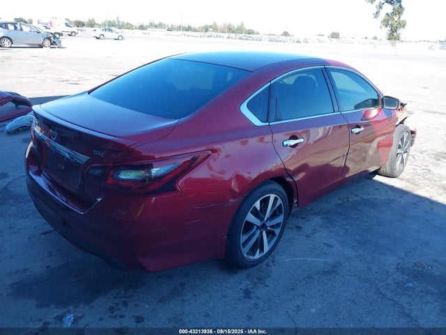 Nissan Altima 2017 1N4AL3AP1HC485810 Image 4