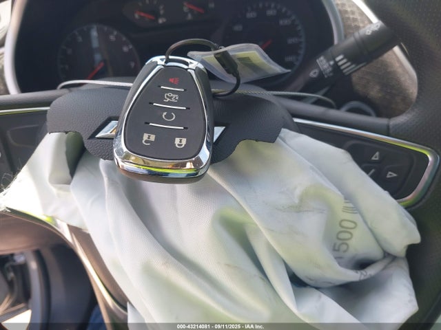 1G1ZD5ST5SF155877 Chevrolet lfv