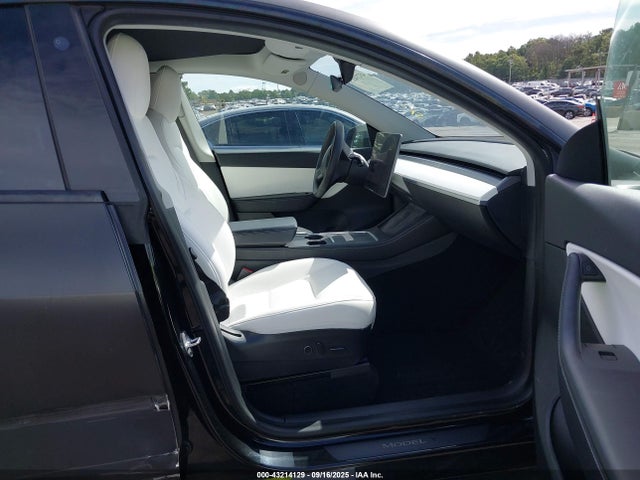 2021 TESLA MODEL Y 5YJYGDEE6MF151538 Photo 4