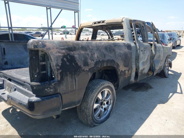 1C6RREAG1LN304989 RAM 1500 Hfe 4x2 6&#039;4 Box