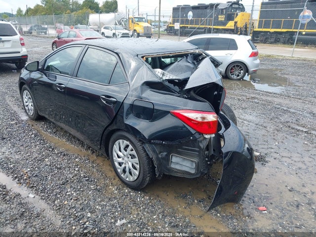 2017 TOYOTA COROLLA 2T1BURHE1HC826486 Photo 2