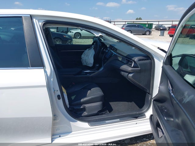 2019 TOYOTA CAMRY HYBRID 4T1B21HK4KU516660 Photo 4