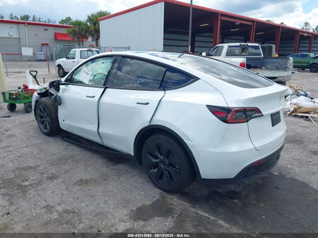 2025 TESLA MODEL Y 7SAYGDED6SA373016 Photo 2
