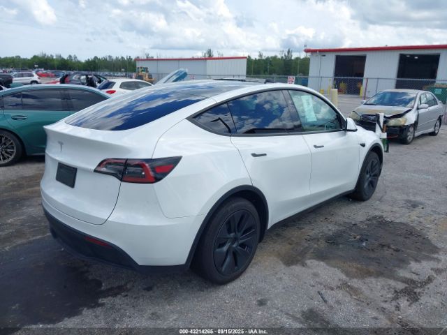 2025 TESLA MODEL Y 7SAYGDED6SA373016 Photo 3